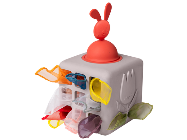 TAF TOYS BOX SO ŠATKAMI 12m