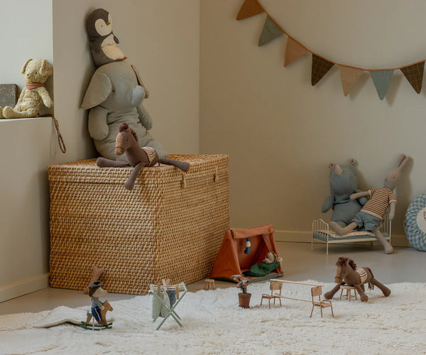 PONÍK hnedý medium