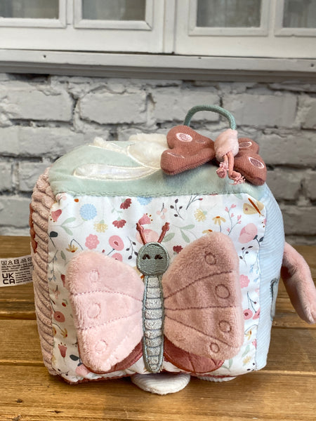 AKTIVITY KOCKA PLYŠOVÁ KVETY A MOTÝLE