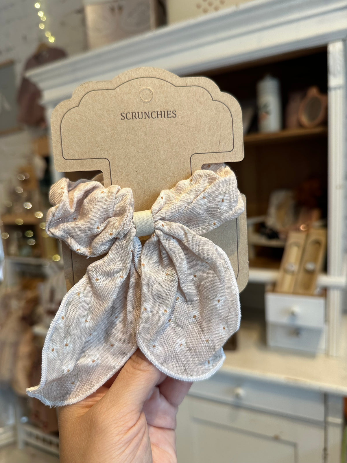 Scrunchie gumička S mašlou margarétky – obrázok 4