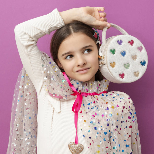 ČAROVNÝ PLÁŠŤ SO SRDIEČKAMI