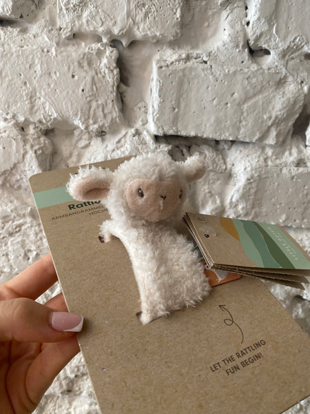 HRKÁLKA NA RUKU OVEČKA FARMA