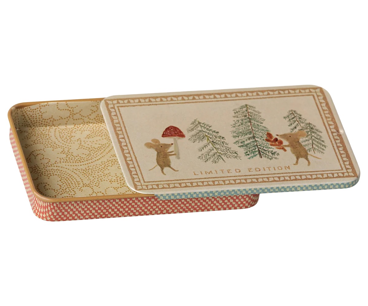 COLOURBOX72070402.png