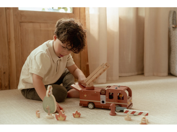 HASIČSKÝ NÁKLADIAK DREVENÝ