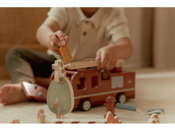 HASIČSKÝ NÁKLADIAK DREVENÝ