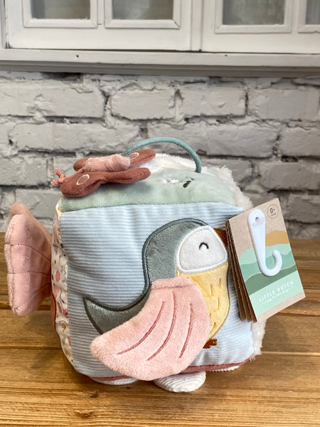 AKTIVITY KOCKA PLYŠOVÁ KVETY A MOTÝLE