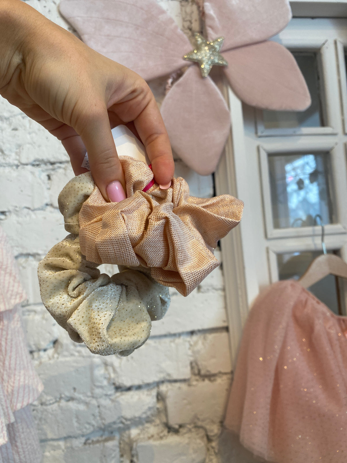 Gumičky scrunchie velvet 2ks – obrázok 3
