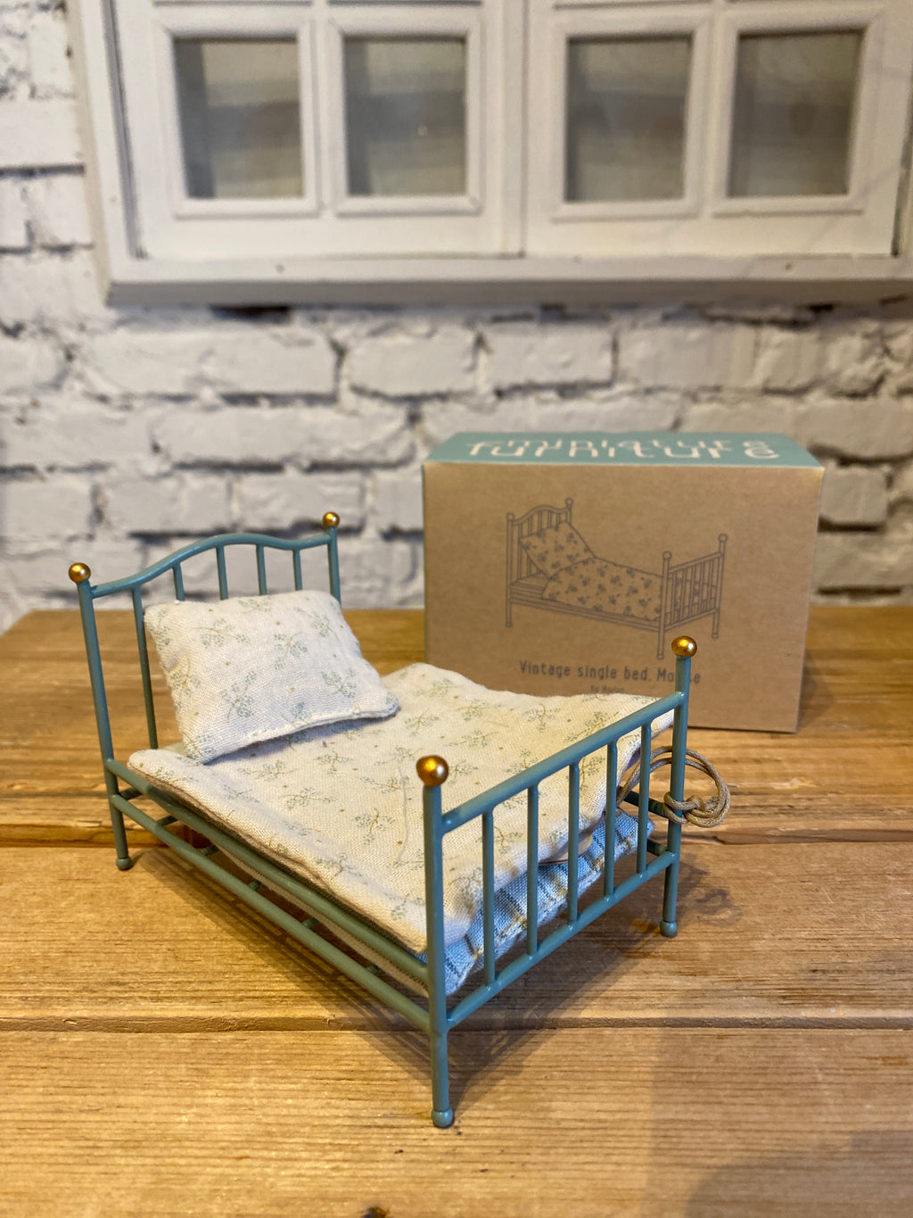 Kovová vintage posteľ mint – obrázok 3