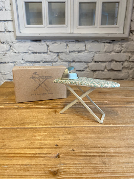 ŽEHLIACA DOSKA SO ŽEHLIČKOU bodky (malý nábytok MAILEG)