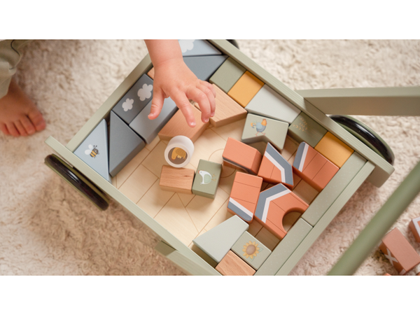 VOZÍČEK S KOCKAMI DREVENÝ FARMA