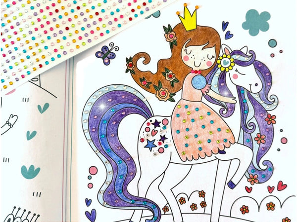 KNIHA MAĽOVANIEK KÚZELNÉ KRÁĽOVSTVO