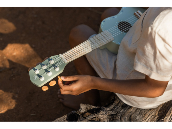 LITTLE DUTCH GITARA DREVENÁ GREEN SAFARI FRIENDS