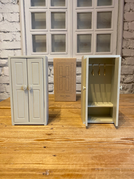 SKRIŇA DREVENÁ CREAM (malý nábytok MAILEG, môžete však použitť aj vo veľkom dome do detskej izbičky)