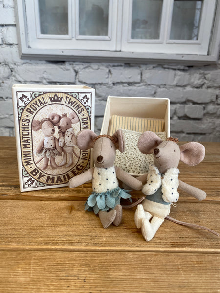 BABY DVOJIČKY Z KRÁLOVSKEJ KRABIČKY