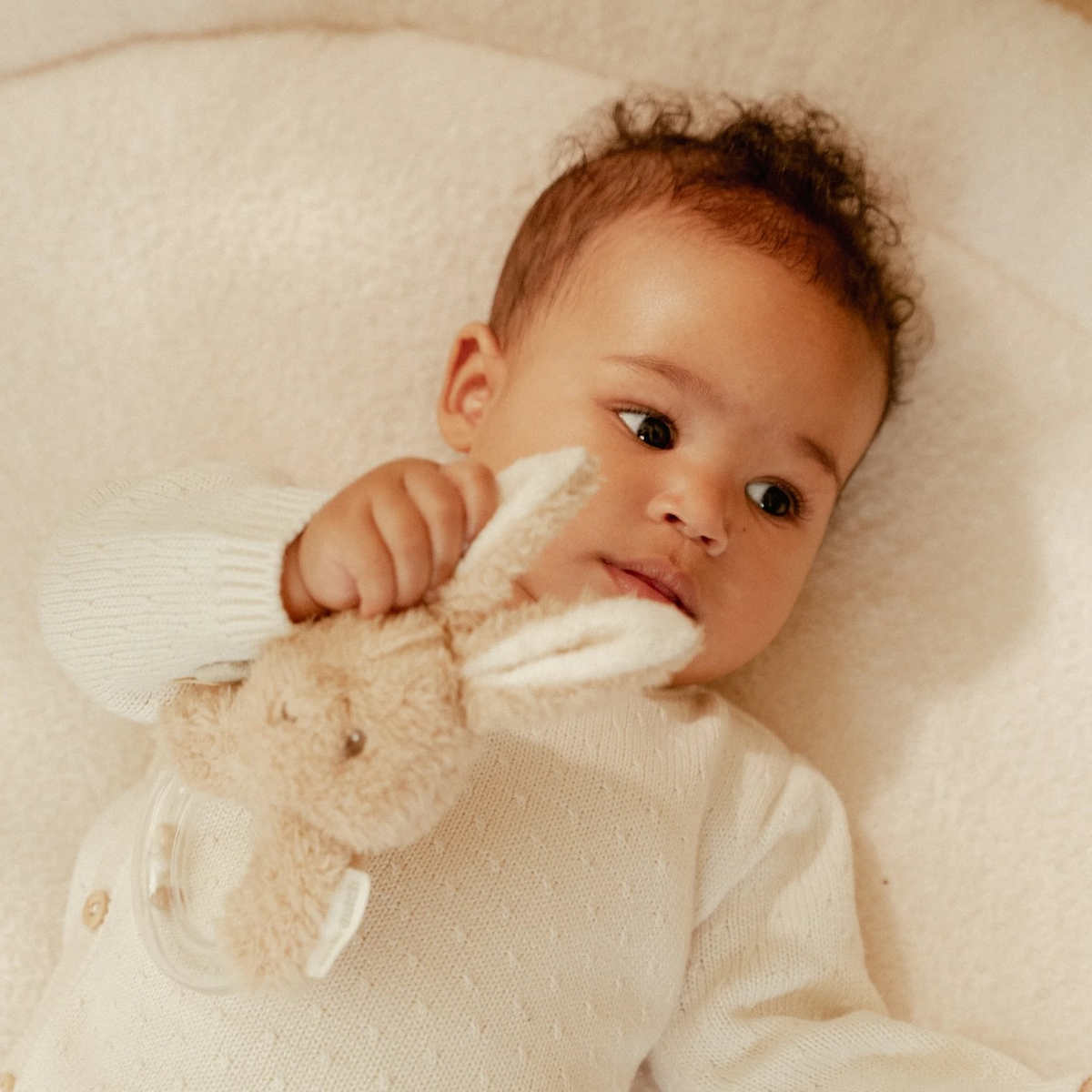 Hrkálka S korálkami králiček newborn naturals – obrázok 4