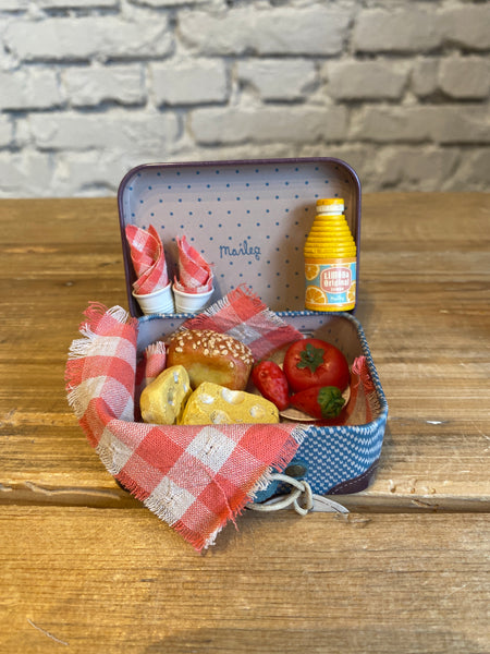 PIKNIKOVÝ SET V KUFRÍKU