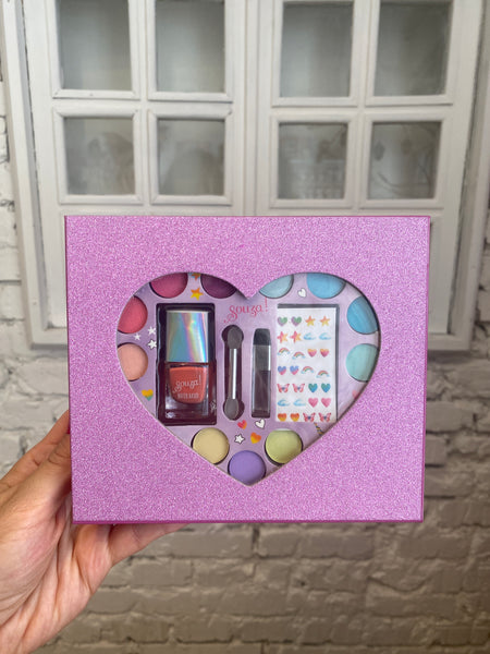 KOZMETICKÁ SADA V KRABIČKE SO SRDIEČKOM fialové