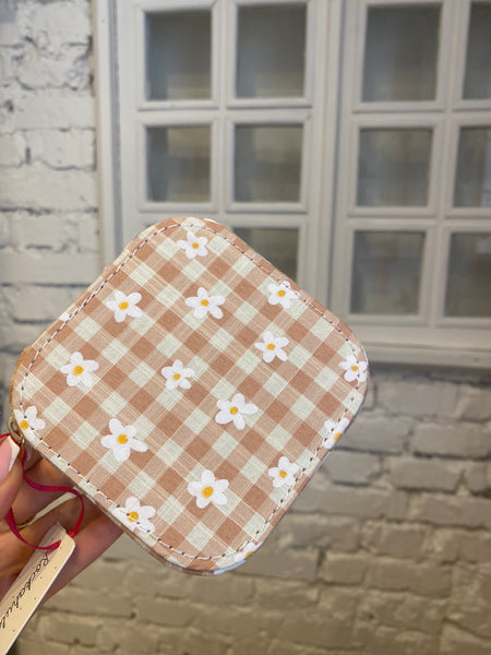 ŠPERKOVNICA KÁRO S MARGARÉTKAMI