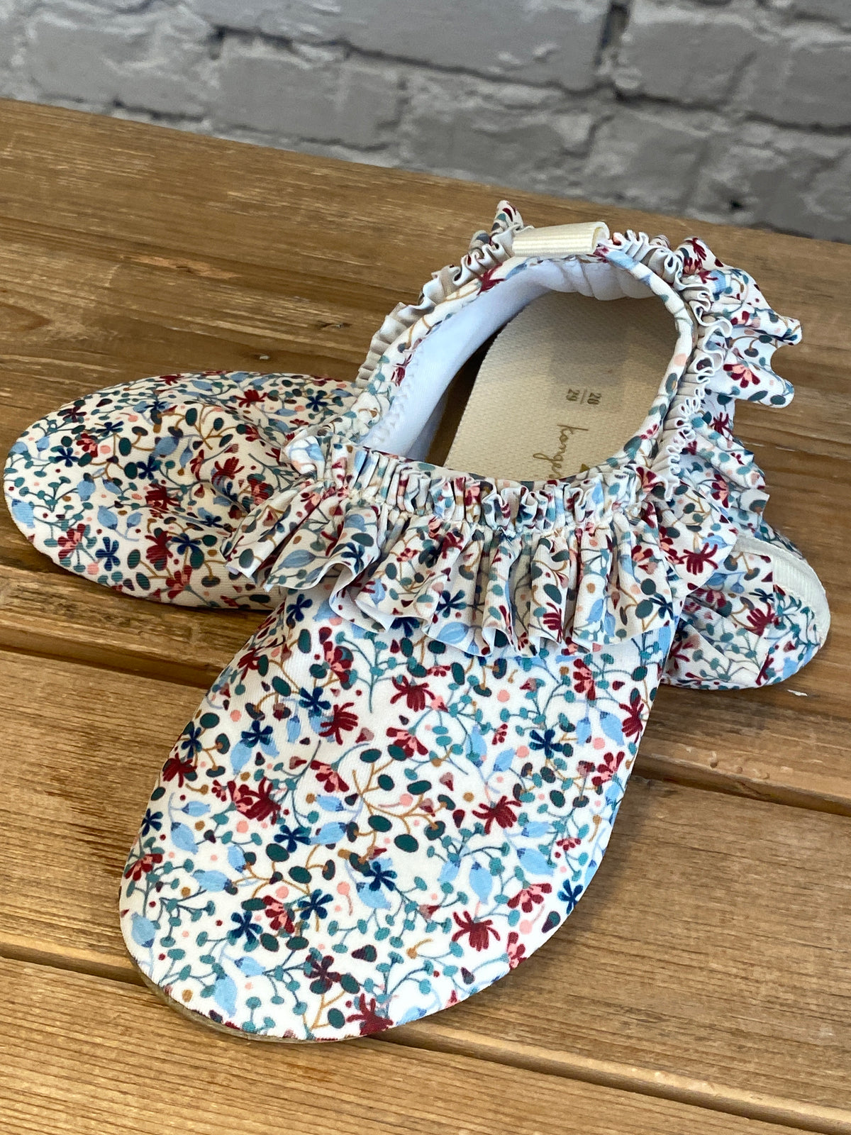 Topánky do vody upf 50+ twinkle frill – obrázok 4