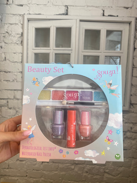 MAKE UP SADA S LAKMI NA NECHTY A BALZAMOM