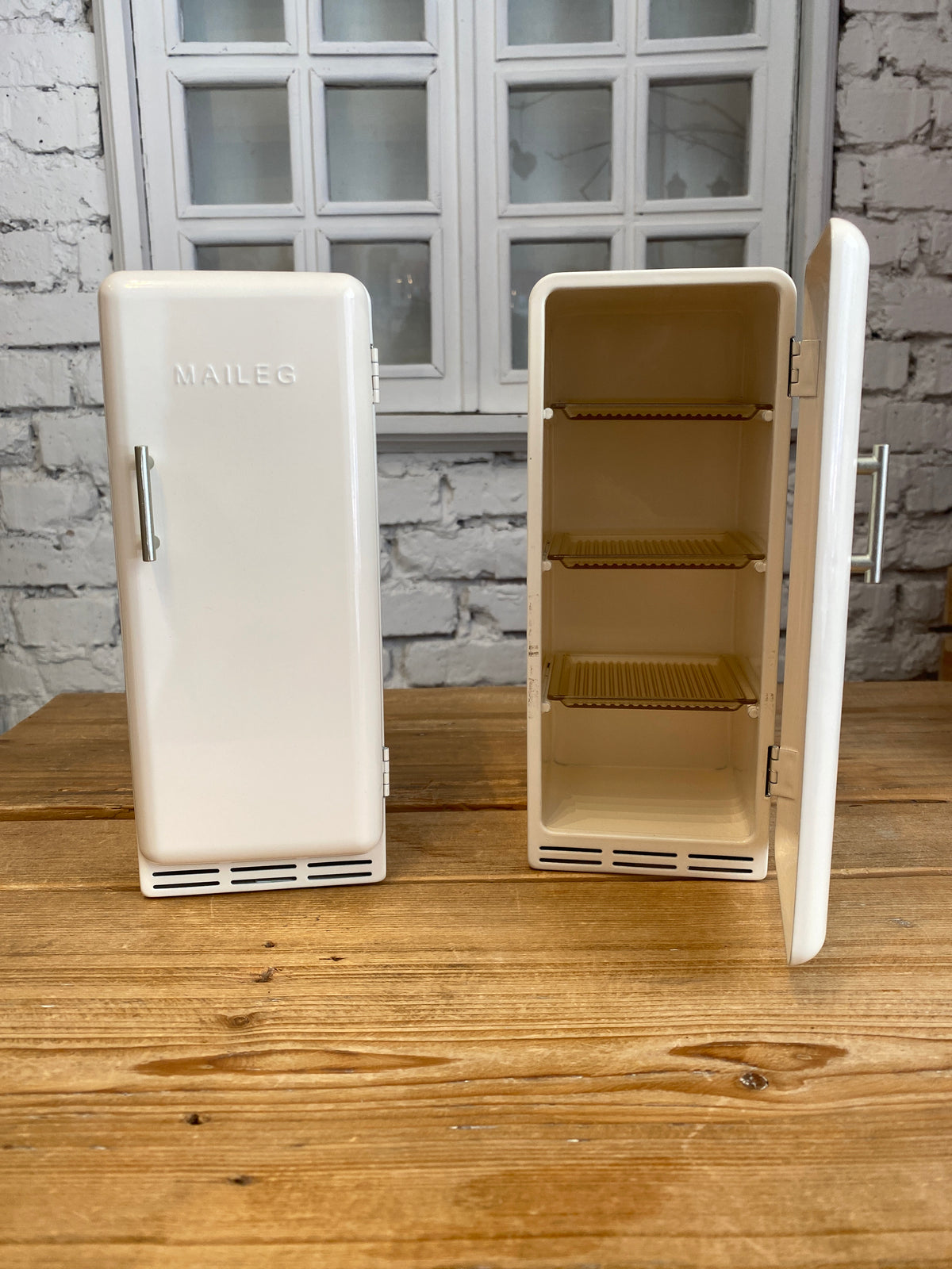 Chladnička off white (veľký domček MAILEG) – obrázok 5