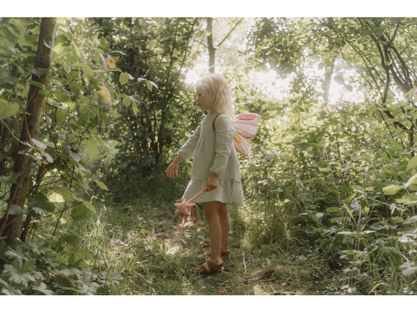 VÍLIE KRÍDLA A KÚZELNÁ PALIČKA FAIRY GARDEN