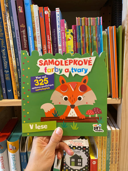 SAMOLEPKOVÉ FARBY A TVARY PRE NAJMENŠÍCH ZVIERATKÁ V LESE