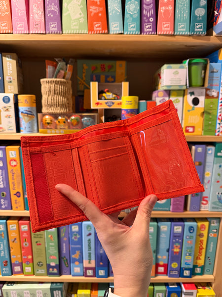 PEŇAŽENKA TROJDIELNA – BIELA A ČERVENÁ S JAZVEČÍKMI NA SLNKU 🌞🐶