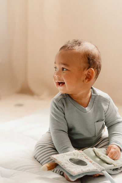 ZÁVESNÁ TEXTILNÁ KNIŽKA S AKTIVITAMI FOREST FRIENDS