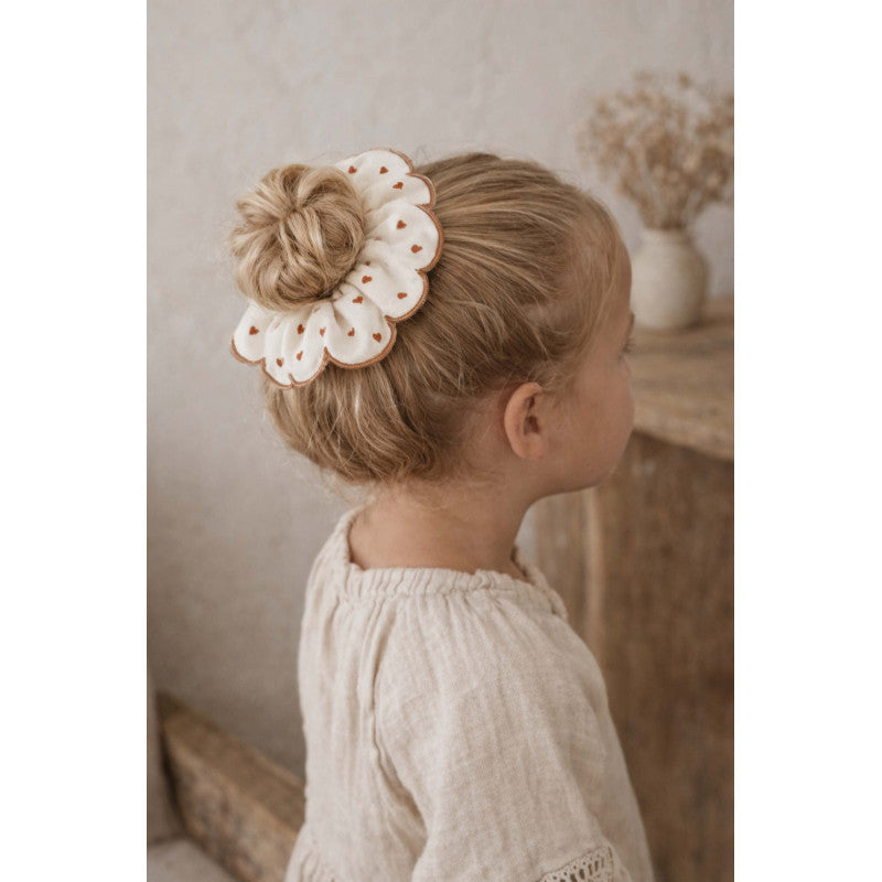 Scrunchie gumička Z organickej bavlny srdiečka – obrázok 3