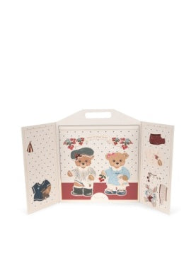 MAGICKÁ SAMOLEPKOVÁ KNIŽKA S MEDVEDÍKMI NA OBLIEKANIE